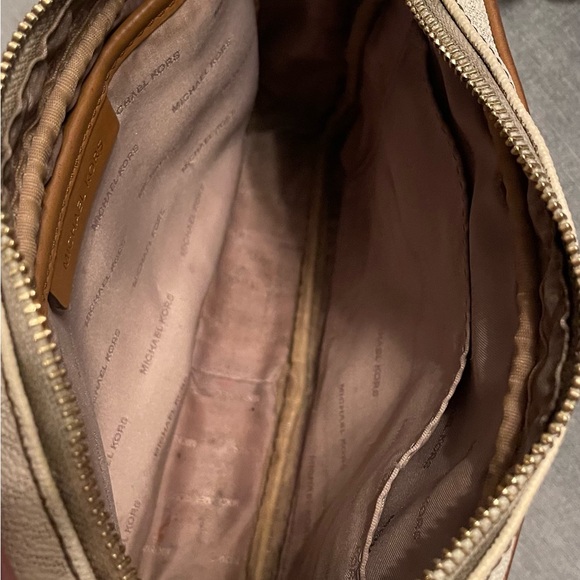 Michael Kors Jet Set Crossbody (USED/Fair) - Picture 14 of 15